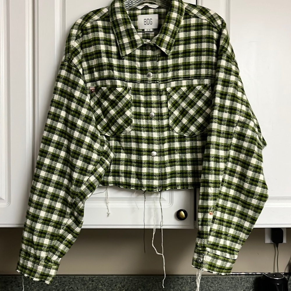 BDG Urban Outfitters
Cropped jacket
Size: M
Color: olive green/White/black. - Picture 1 of 2
